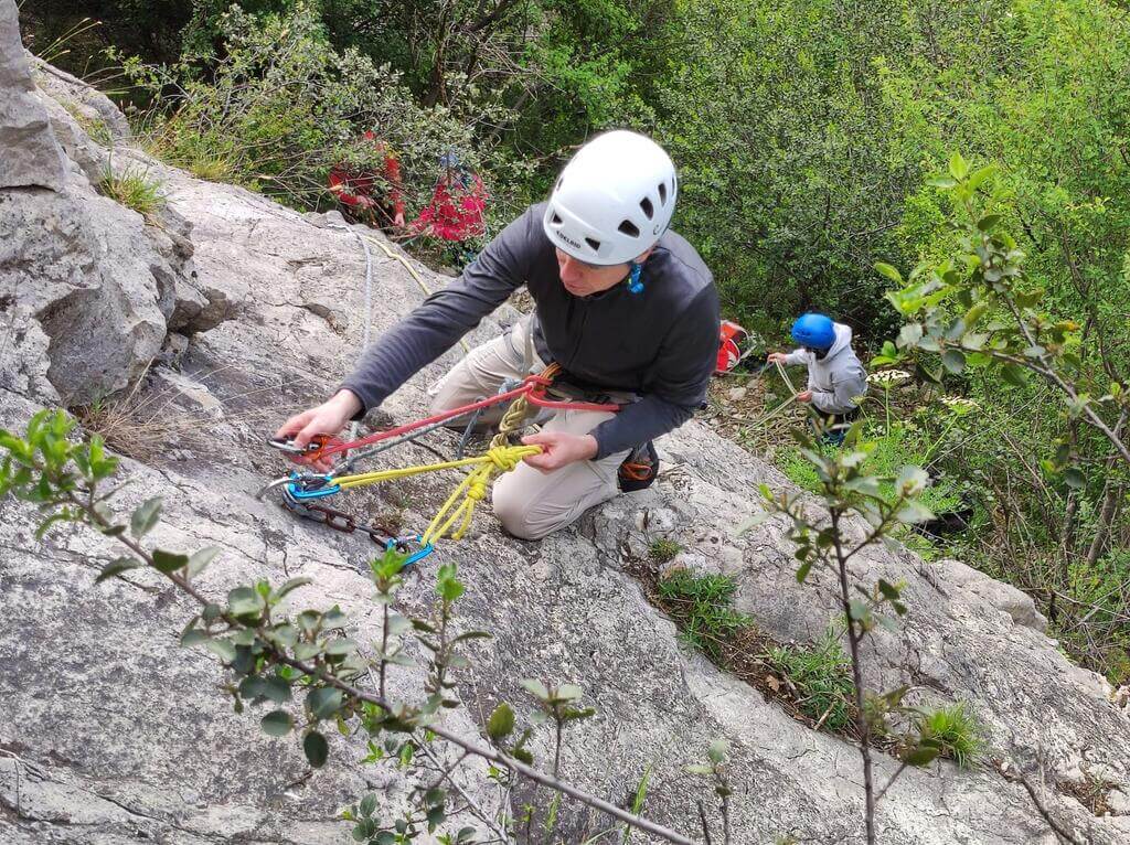 pratique libre escalade sortie en. falaise
